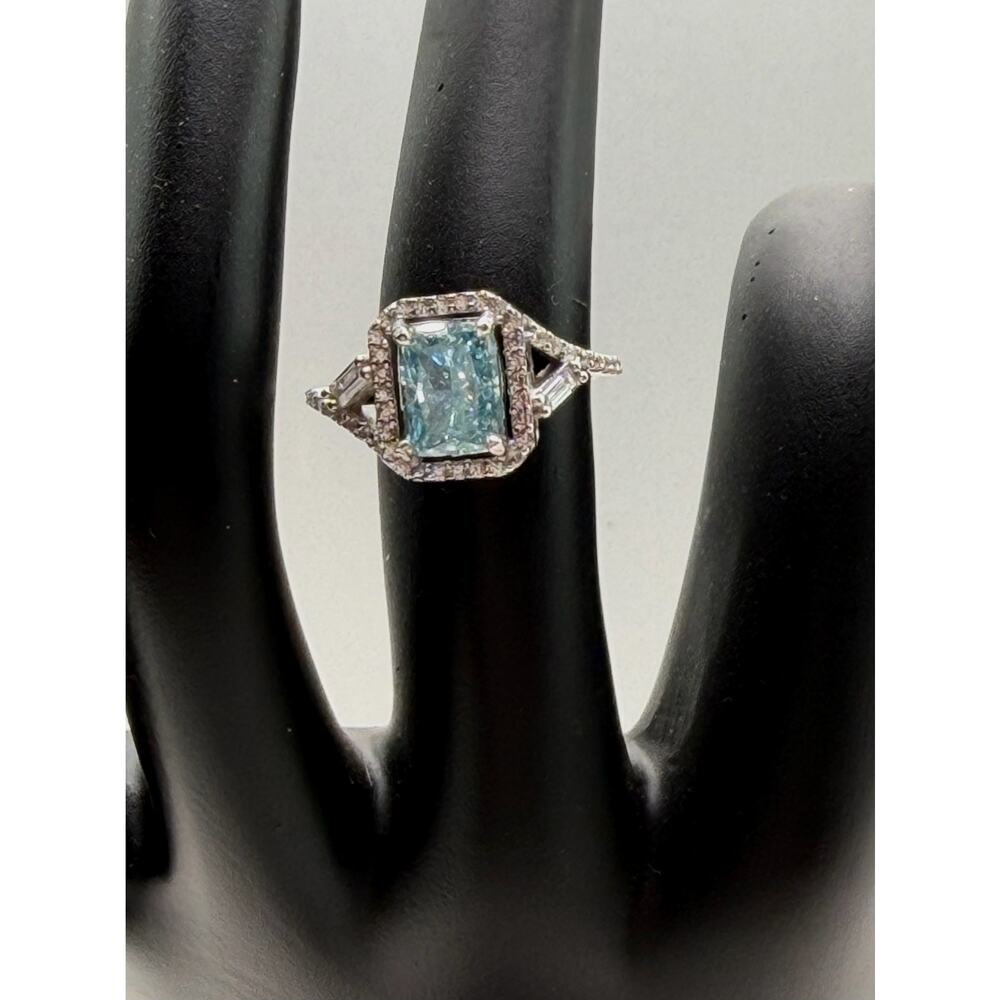 925 Sterling Silver Blue CZ Halo Ring Size 5.5 (see photos)